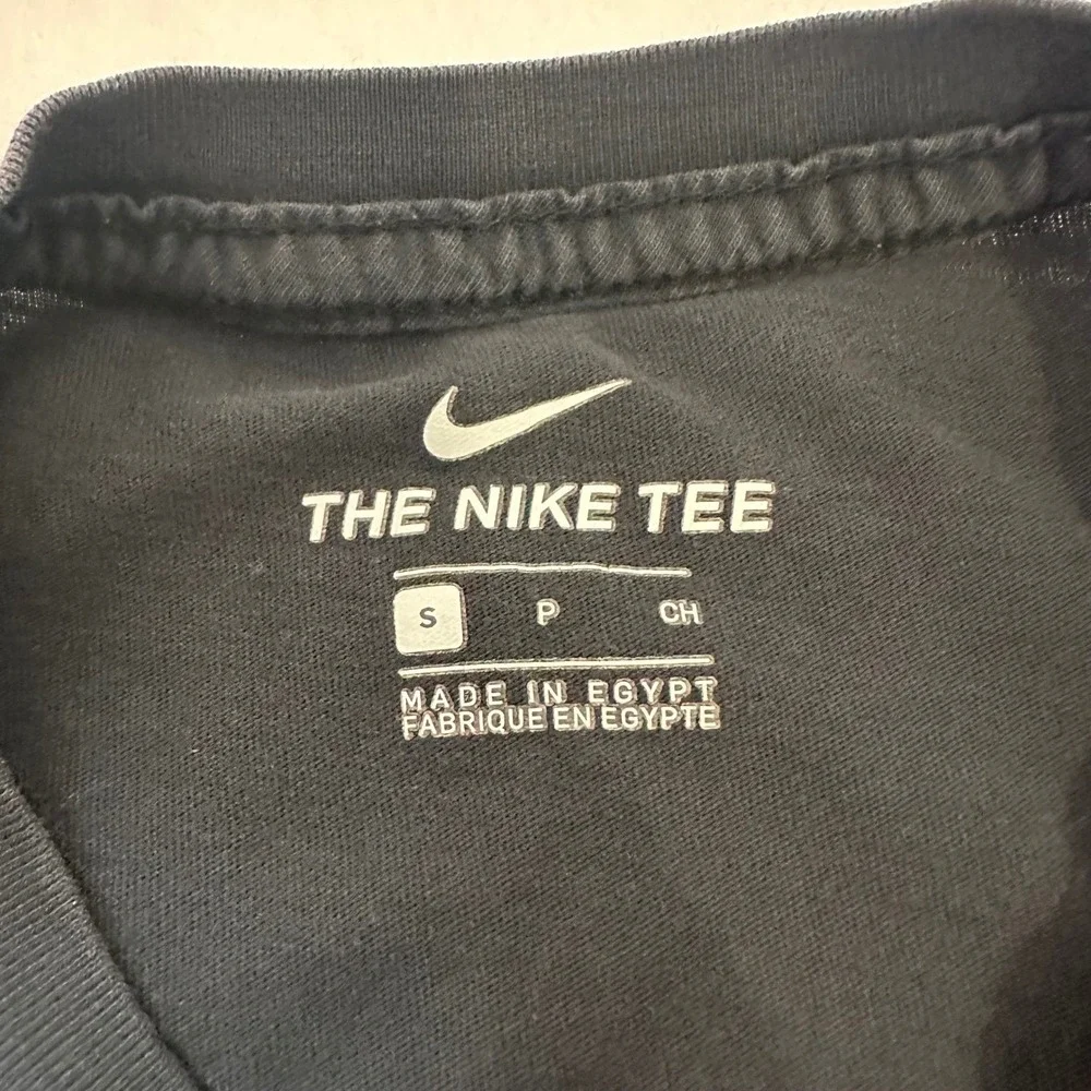 Nike‎ Air Mens Black Graphic T-Shirt World Map Embroidered Logo CT6540-010 Small